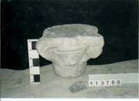 CAPITELLO COMPOSITO A FOGLIE LISCE