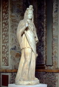 Statua velata di Iside