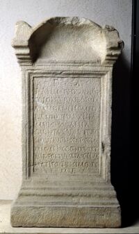 Ara sepolcrale di T. Aelius Proculeianus