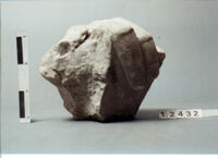 statua colossale/ mano