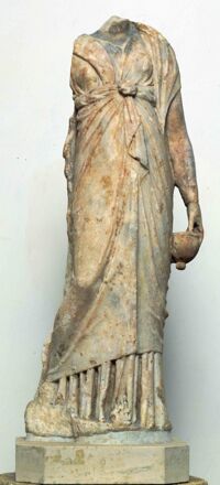 Statua di sacerdotessa isiaca